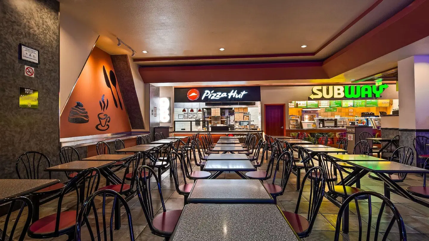 Best Western Plus Casino Royale - On The Strip Bar