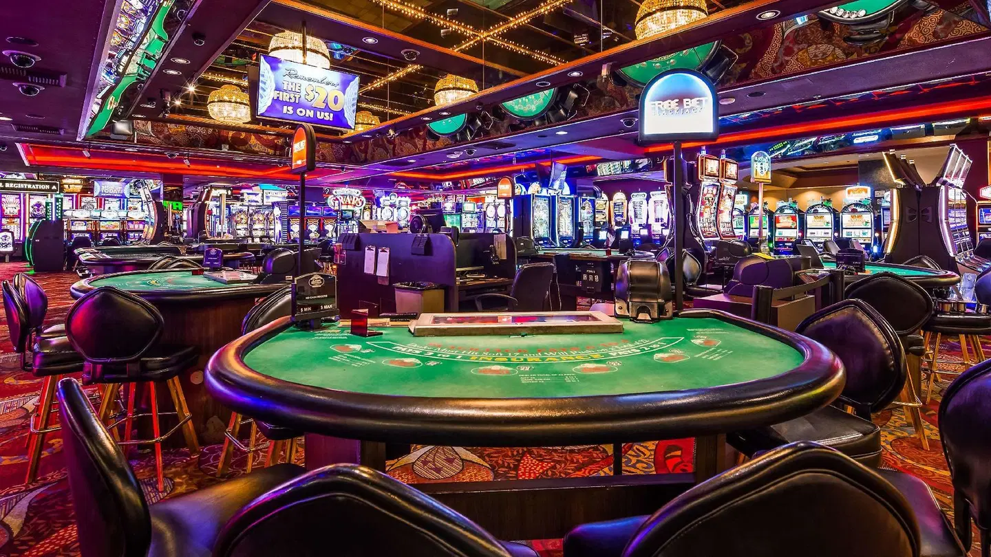 Best Western Plus Casino Royale - On The Strip Bar