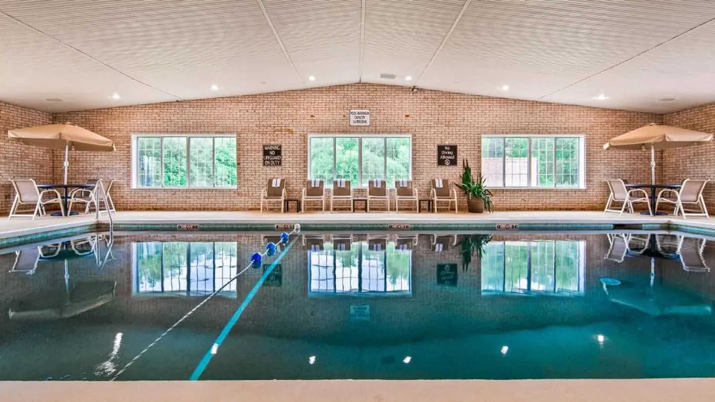 Best Western Of Hartland Hallenbad