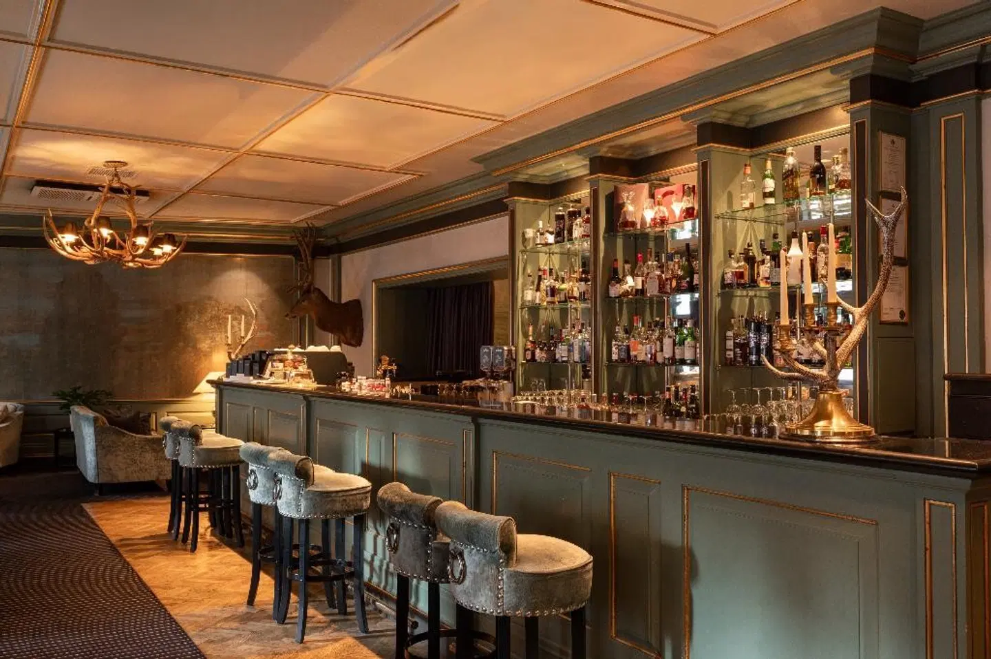 Grand Palace Hotel Bar