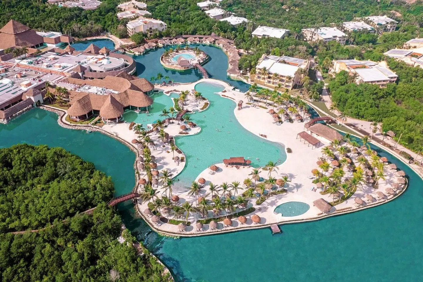 Grand Palladium Select White Sand EXTERIOR