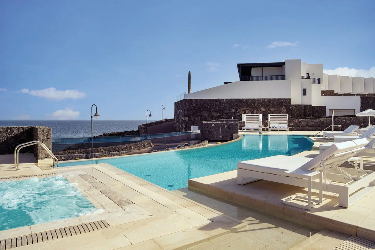 Royal Marina Suites Boutique Hotel OUTDOOR_POOL