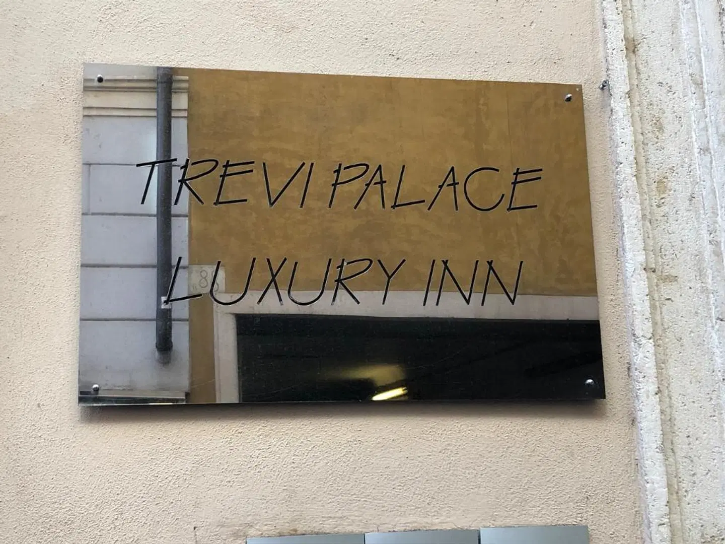 Trevi Palace Luxury Inn EXTERIOR