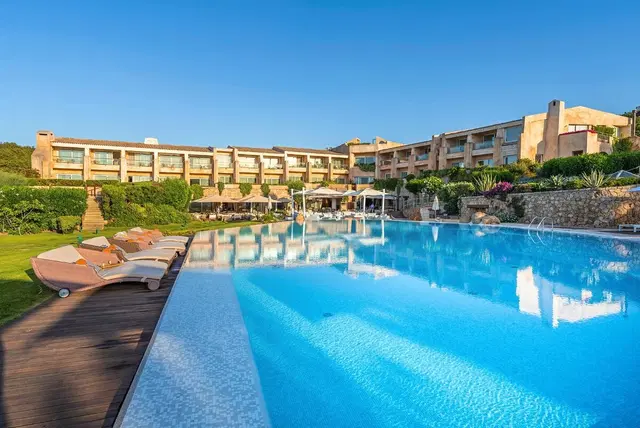 L'Ea Bianca Luxury Resort OUTDOOR_POOL