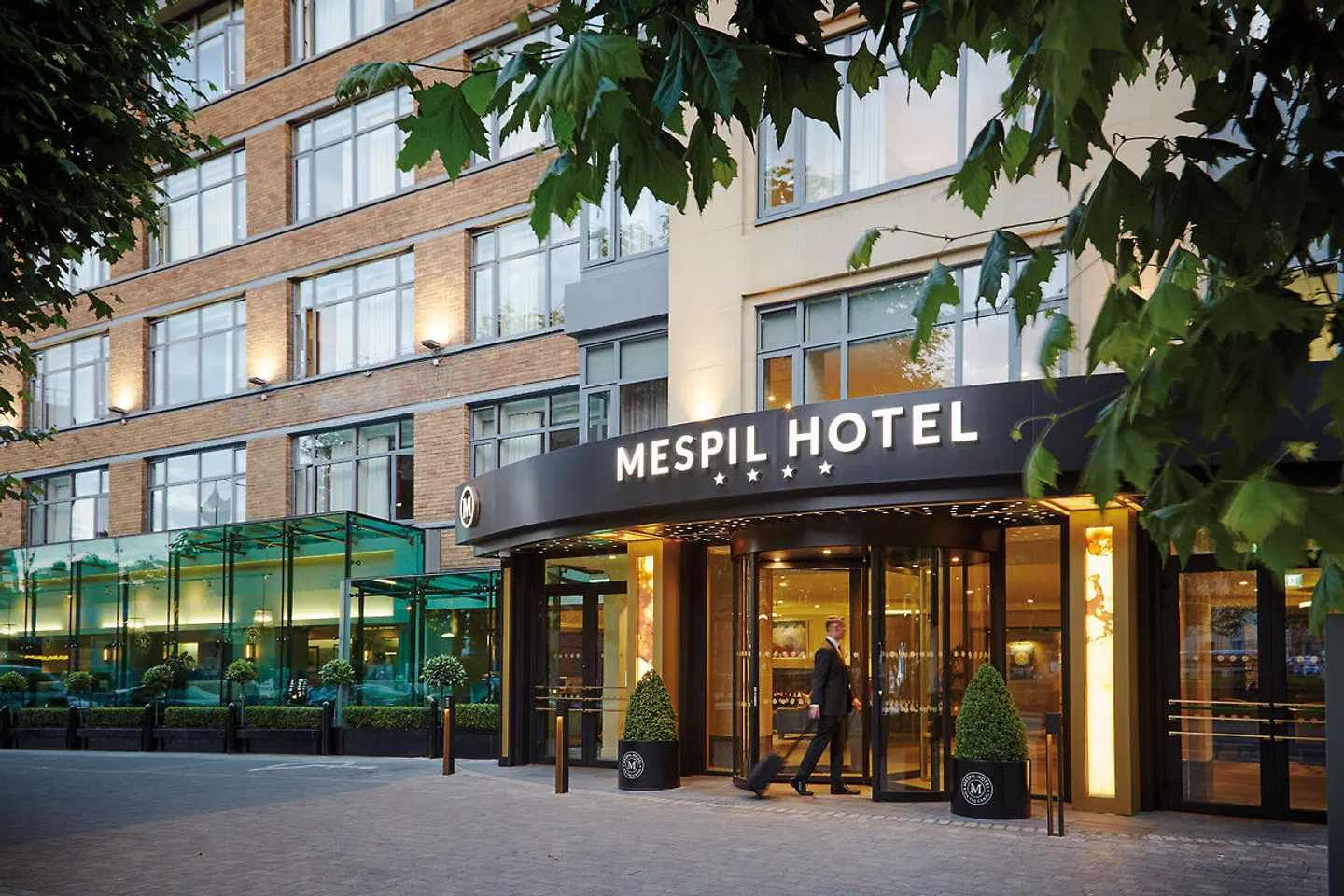 Mespil Hotel EXTERIOR