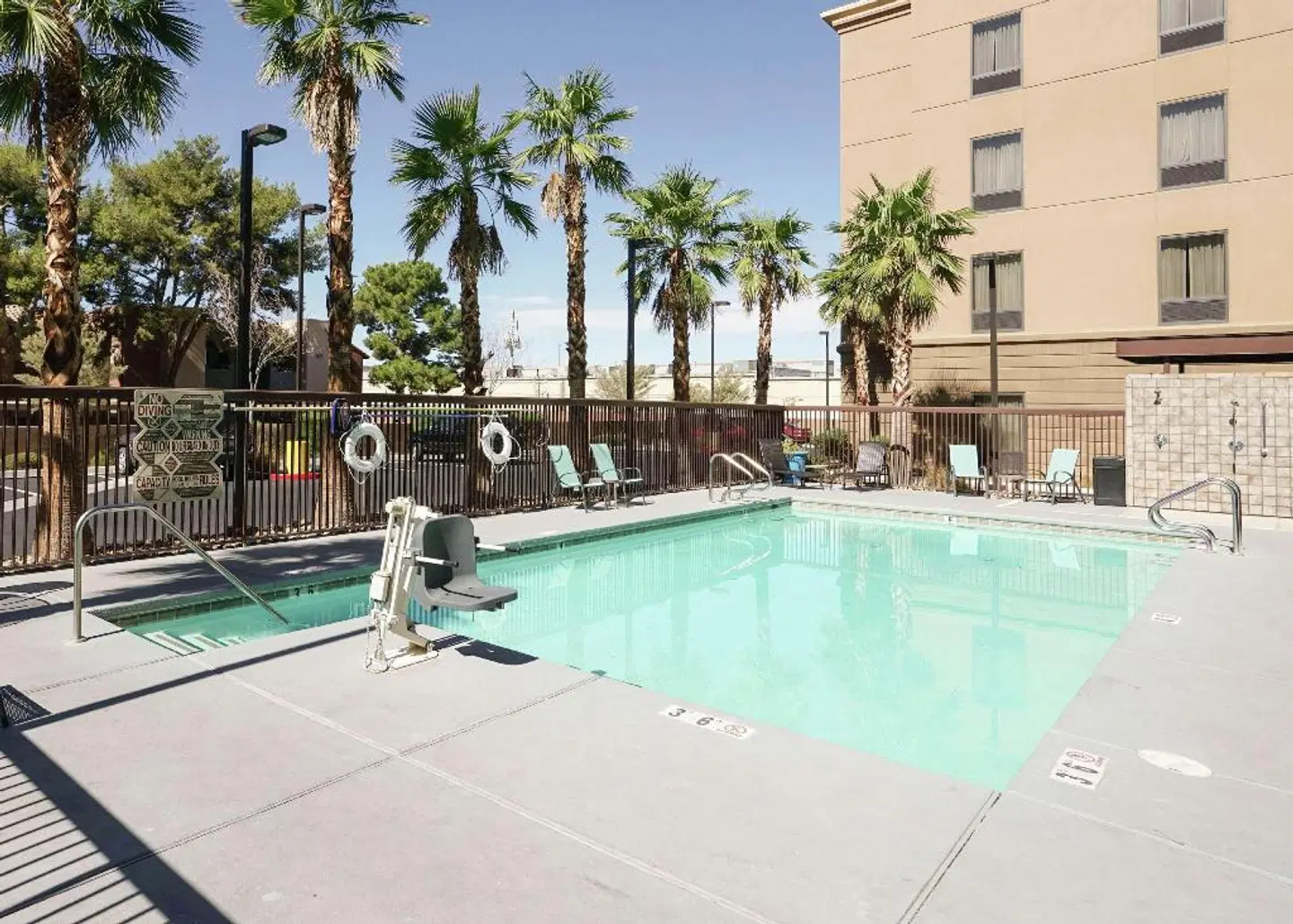 Hampton Inn & Suites Las Vegas Airport OUTDOOR_POOL
