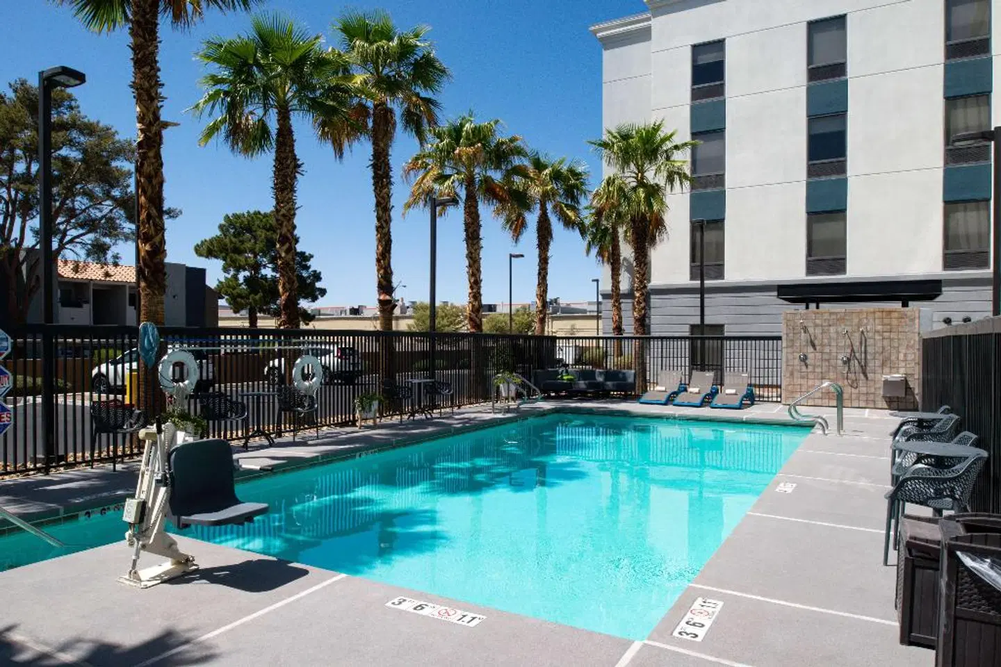 Hampton Inn & Suites Las Vegas Airport OUTDOOR_POOL