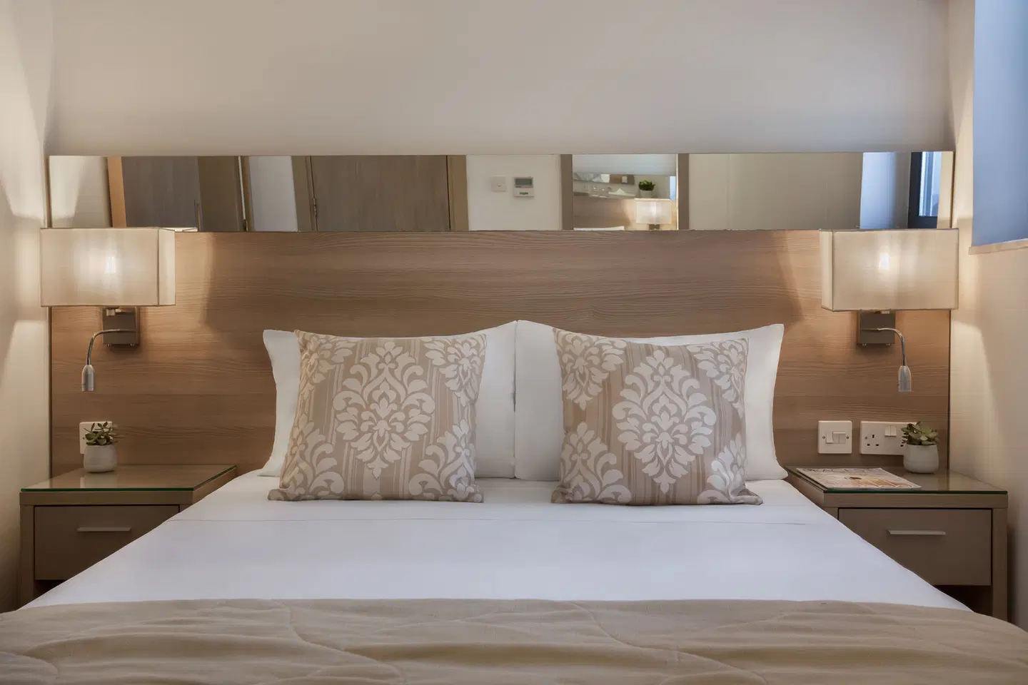Plaza Regency ROOM_EXAMPLE