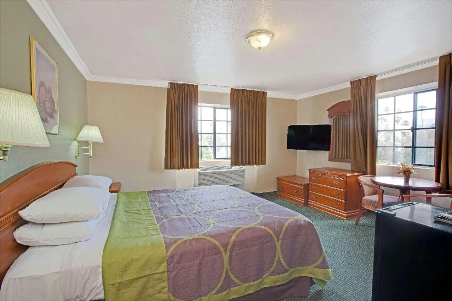 Super 8 by Wyndham Hollywood/LA Area ROOM_EXAMPLE