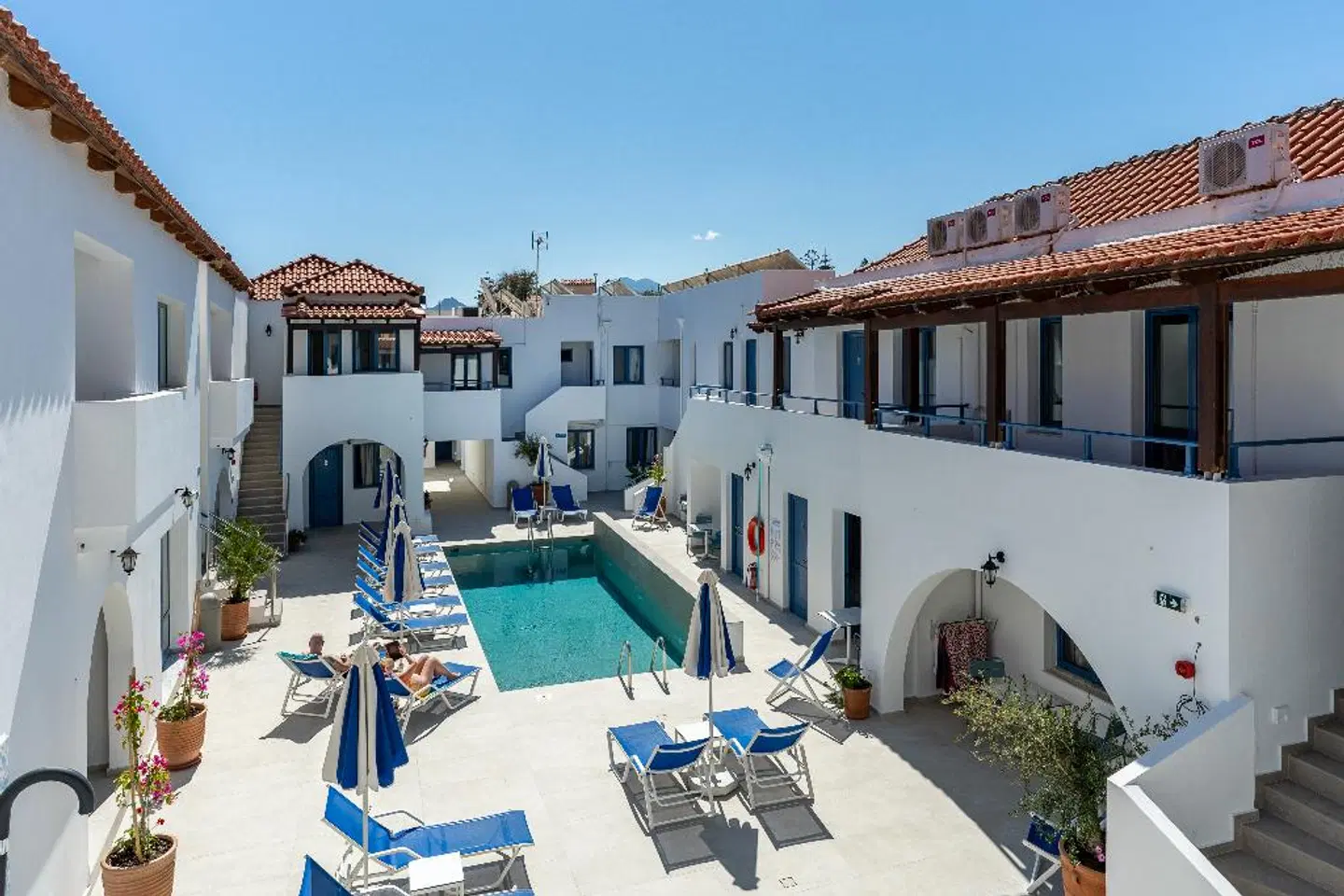 Iliana Hotel EXTERIOR