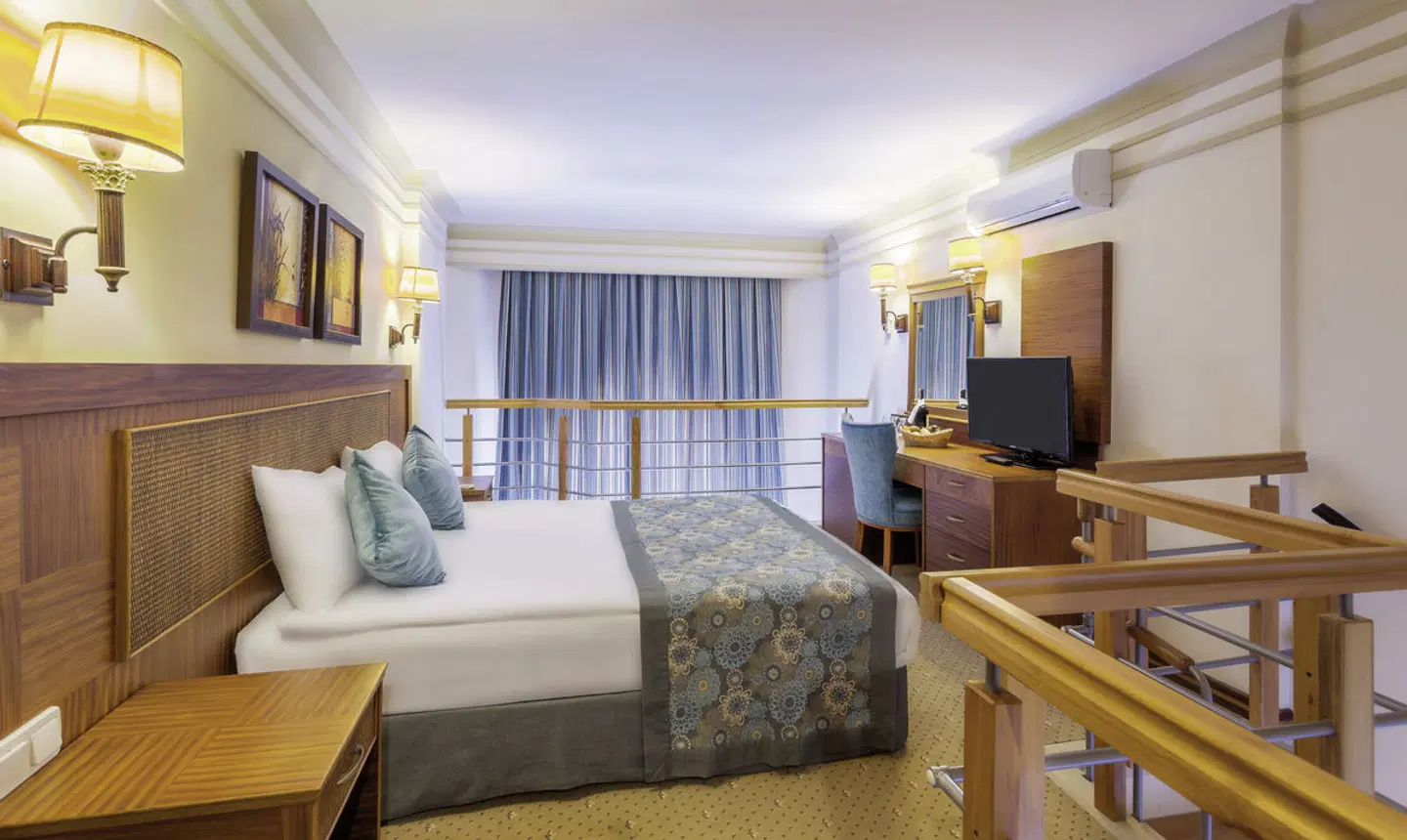 Villa Side ROOM_EXAMPLE