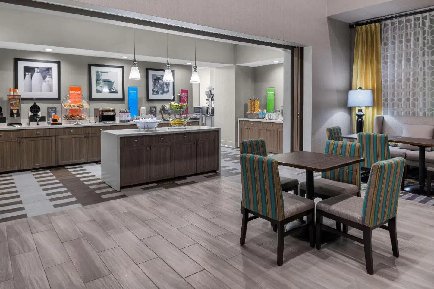 Hampton Inn & Suites Los Angeles/Hollywood LOUNGE_LOBBY