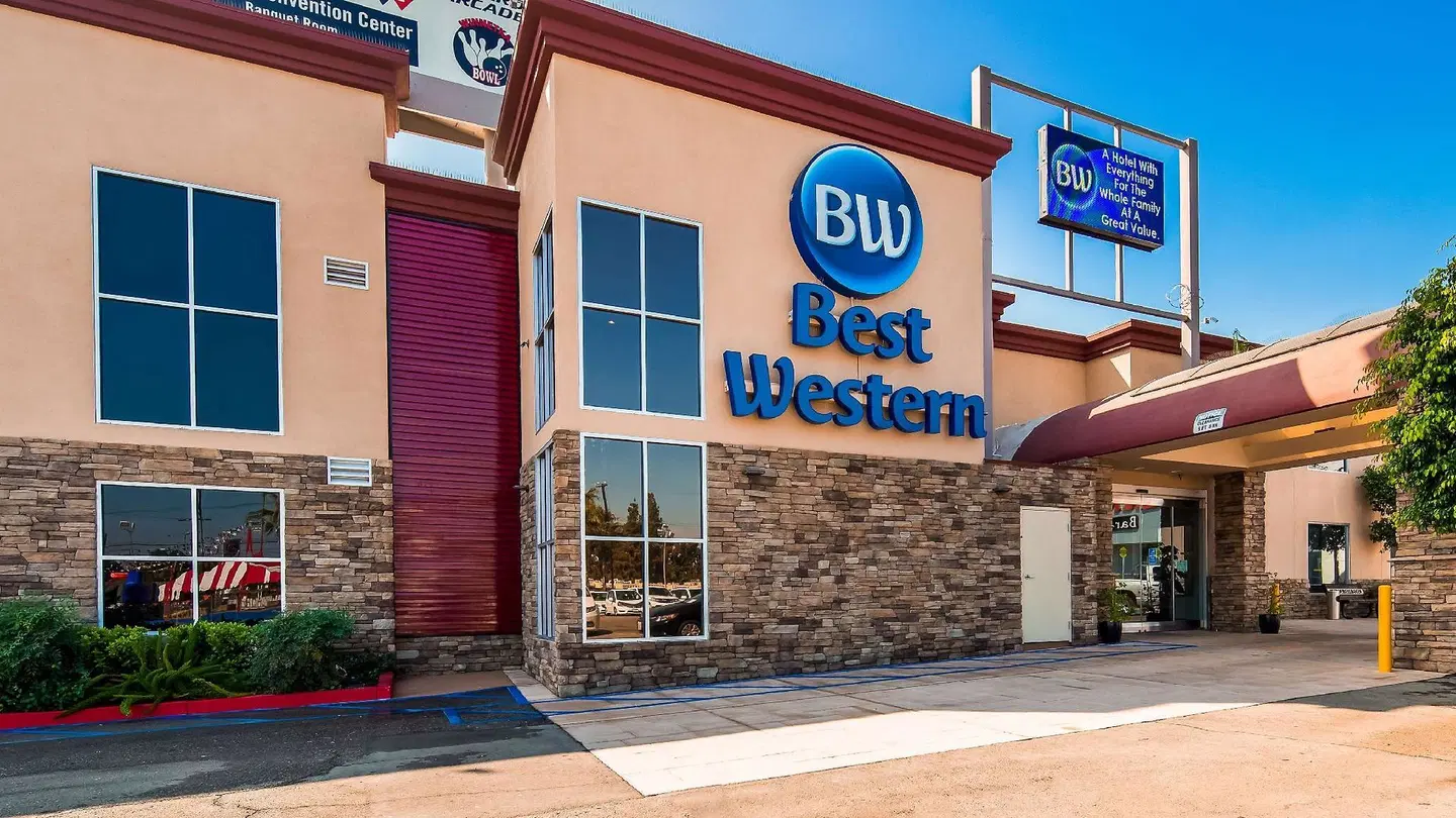 Best Western Canoga Park Motor Inn EXTERIOR
