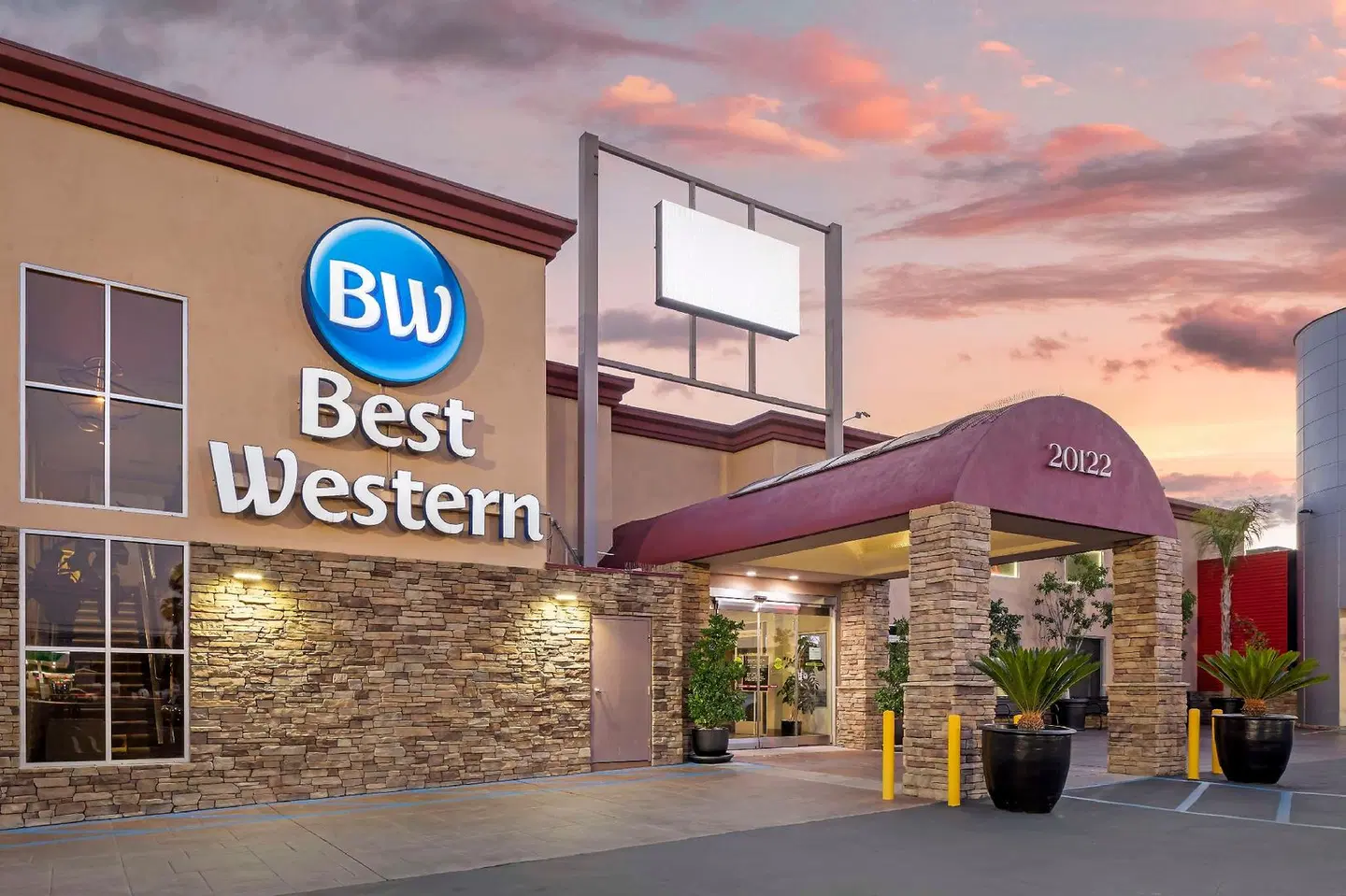 Best Western Canoga Park Motor Inn EXTERIOR