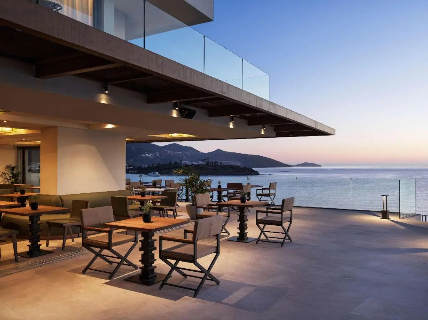 Niko Seaside Resort Crete MGallery Terrasse