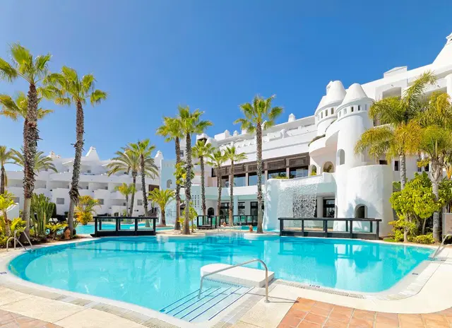 H10 Estepona Palace OUTDOOR_POOL