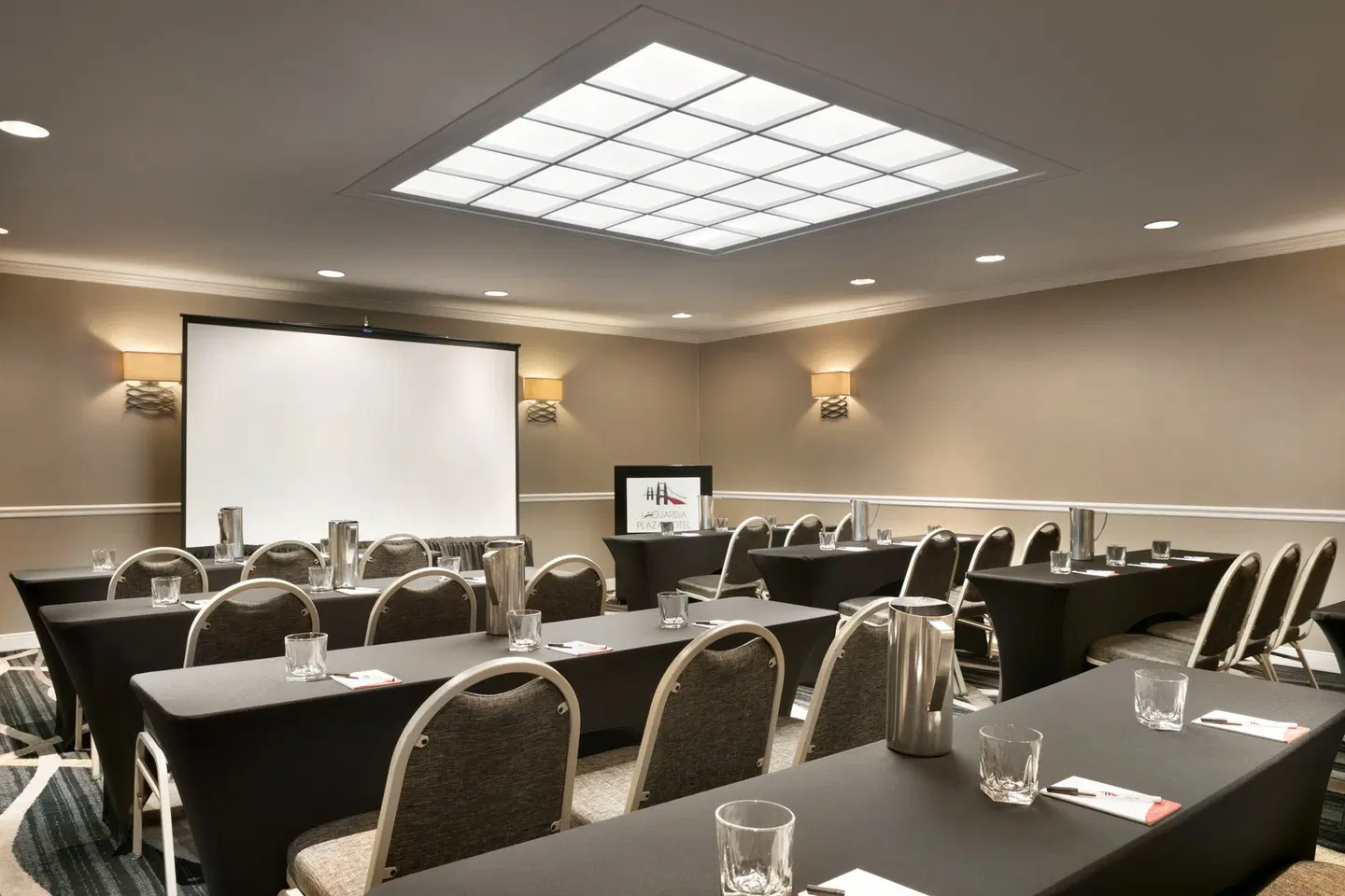 DoubleTree by Hilton New York LaGuardia Airport Konferenz
