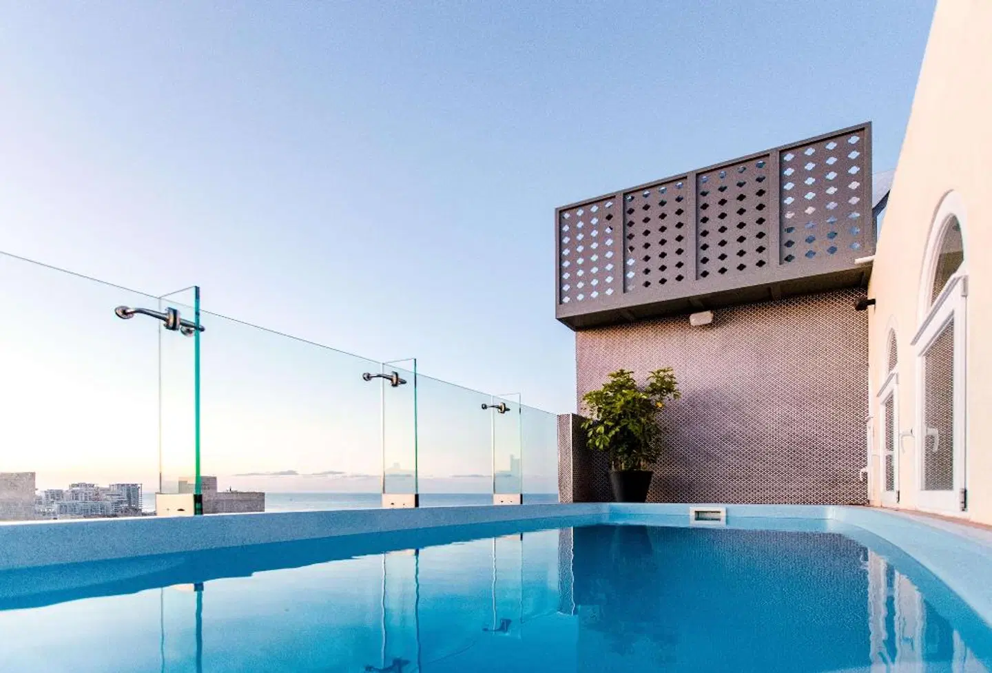 Rosselli OUTDOOR_POOL