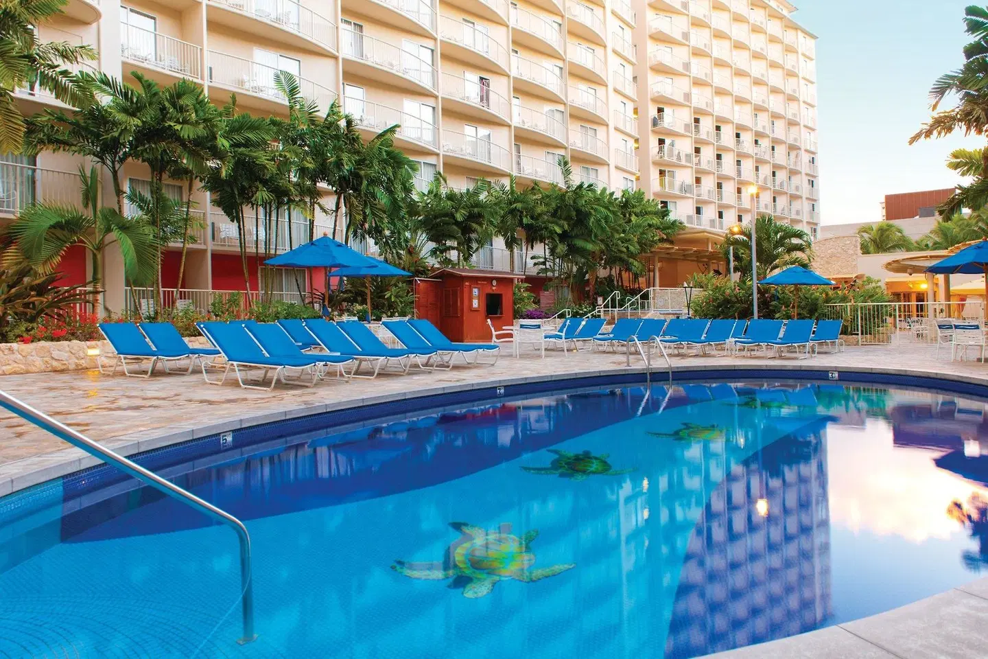 Club Wyndham at Waikiki Beach Walk OUTDOOR_POOL