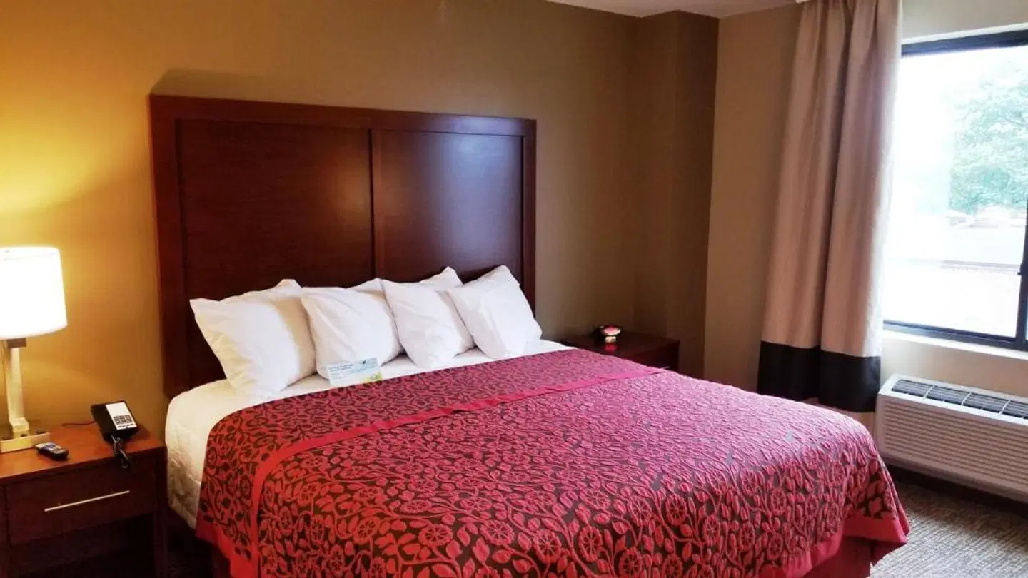 Days Inn by Wyndham Brooklyn Marine Park ROOM_EXAMPLE
