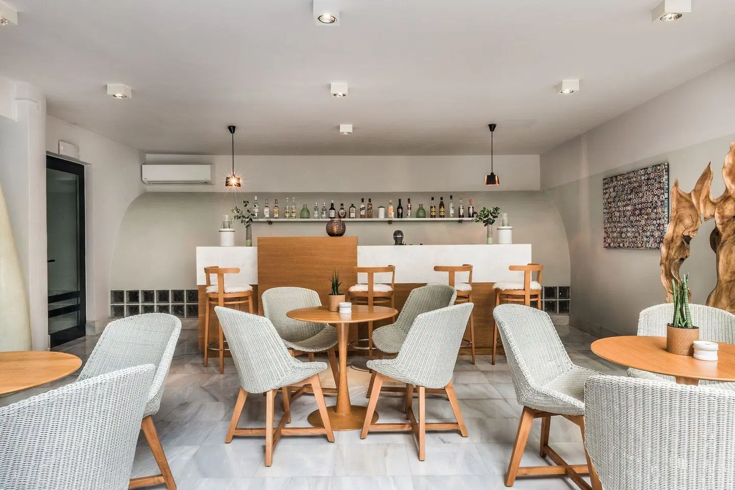 Avra City Hotel Bar