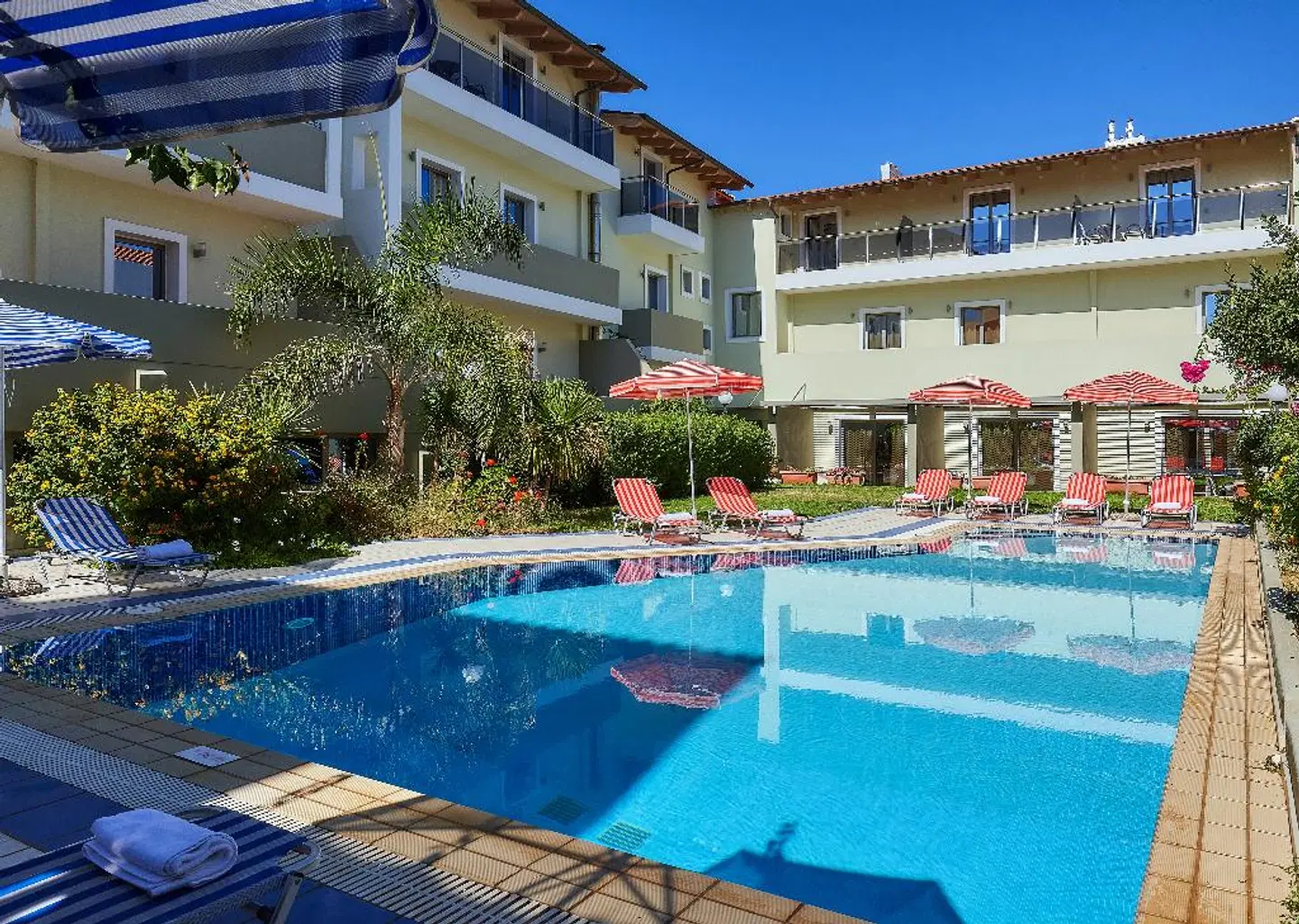 Panormo Beach Hotel OUTDOOR_POOL