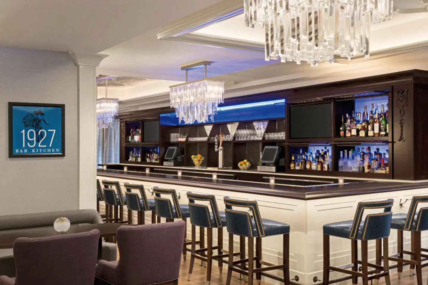 Hilton Checkers Los Angeles Bar