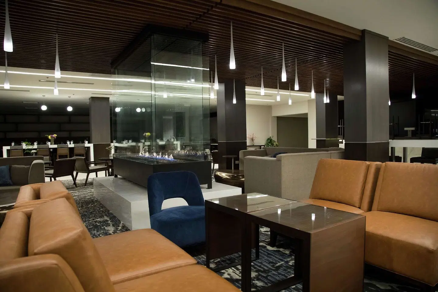 DoubleTree by Hilton Syracuse Bar