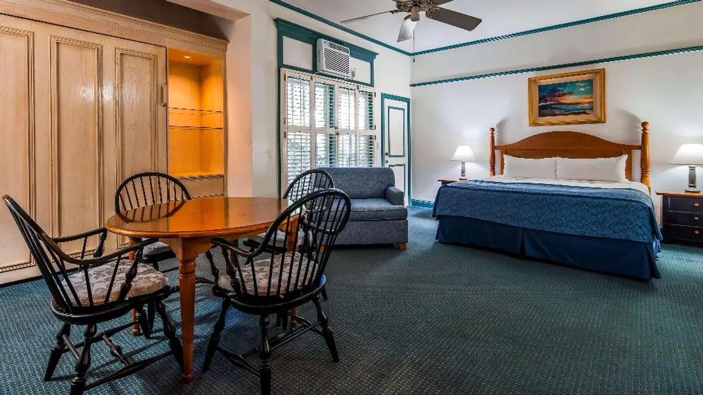 Best Western Pioneer Inn ROOM_EXAMPLE