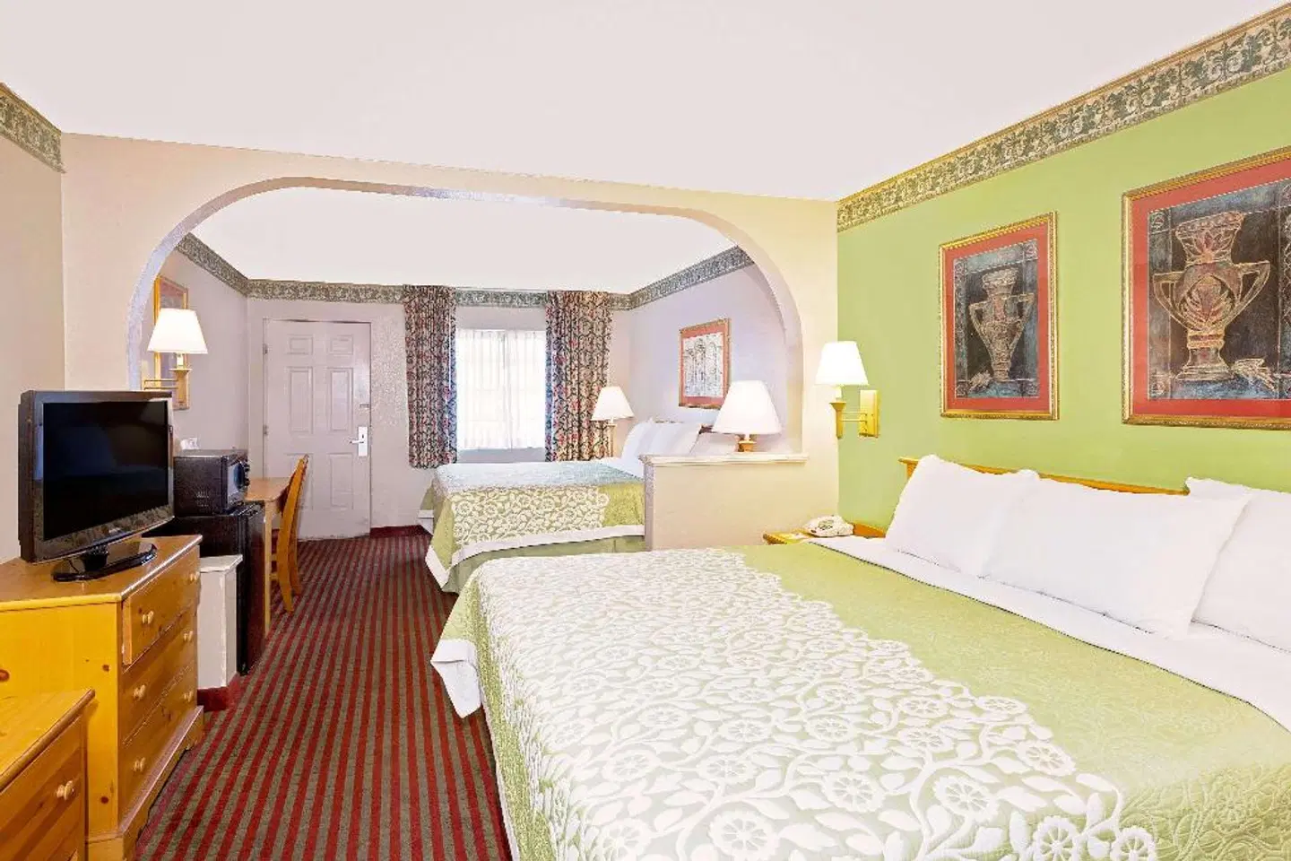 Days Inn & Suites by Wyndham Starkville ROOM_EXAMPLE