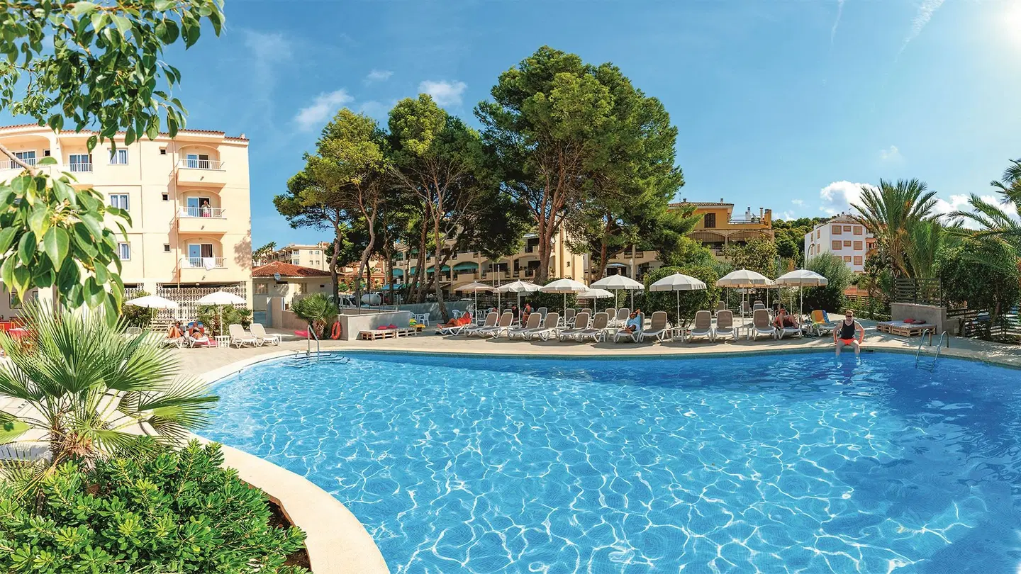 Lliteras OUTDOOR_POOL
