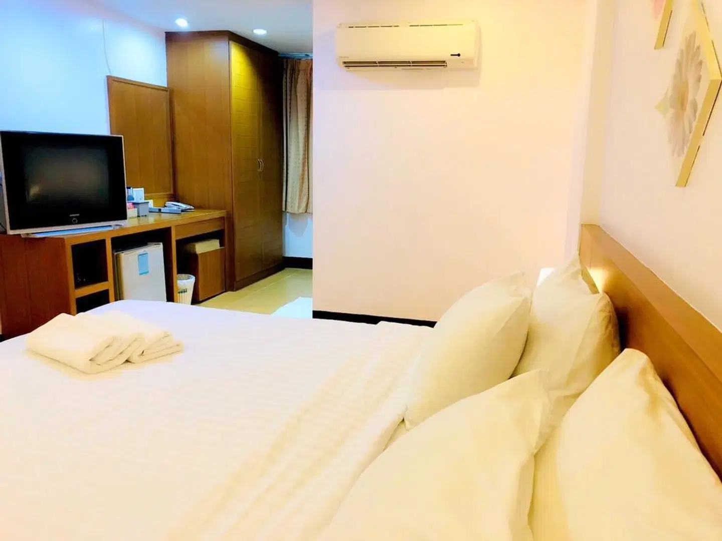 Bed by Tha-Pra Hotel and Apartment ROOM_EXAMPLE