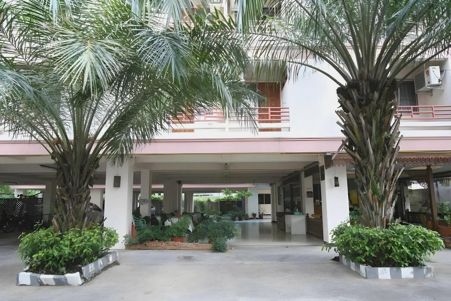 Beerapan Hotel EXTERIOR