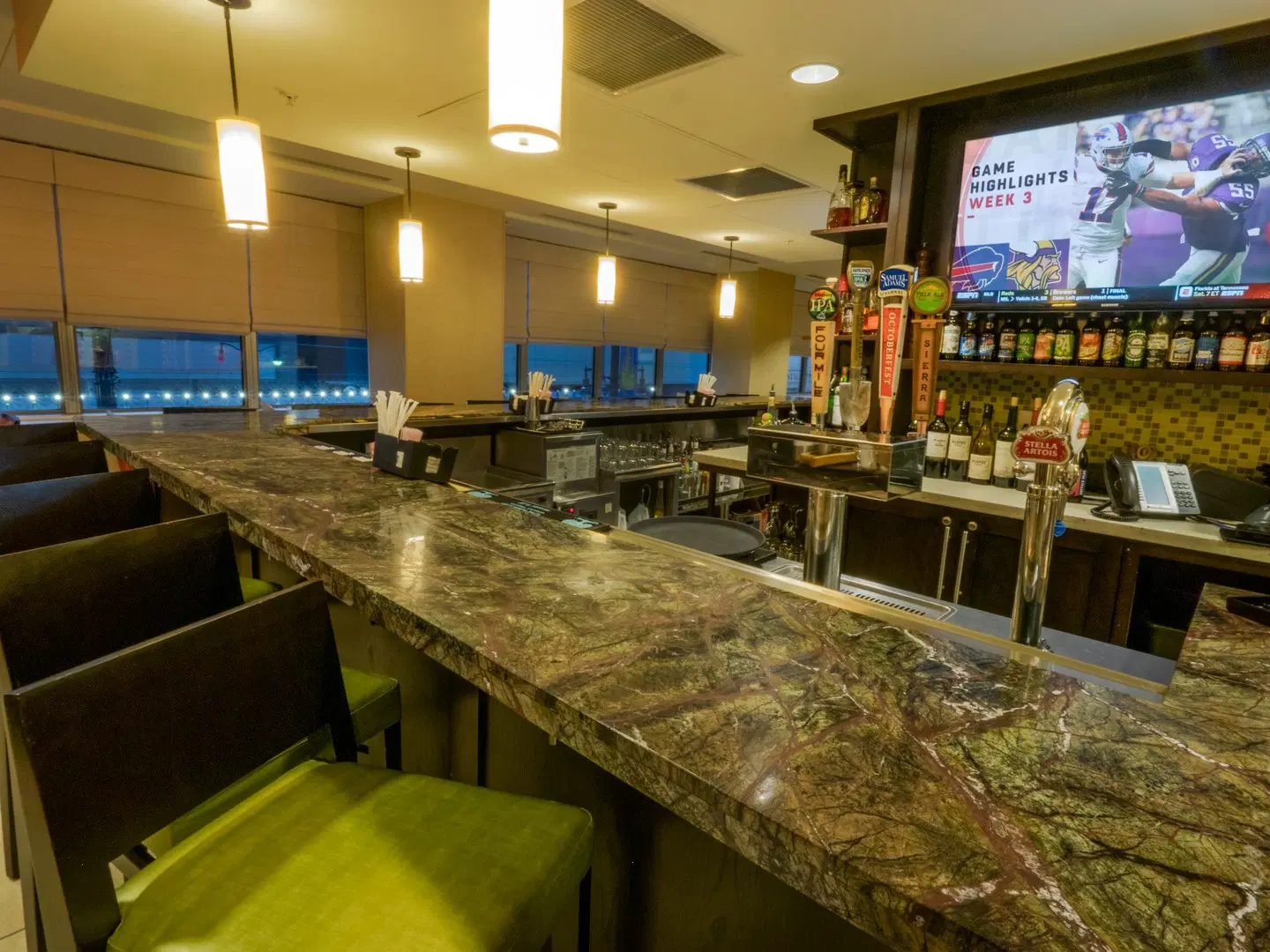 Hilton Garden Inn Buffalo Downtown Bar