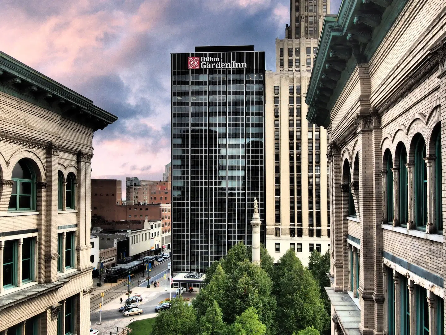 Hilton Garden Inn Buffalo Downtown EXTERIOR