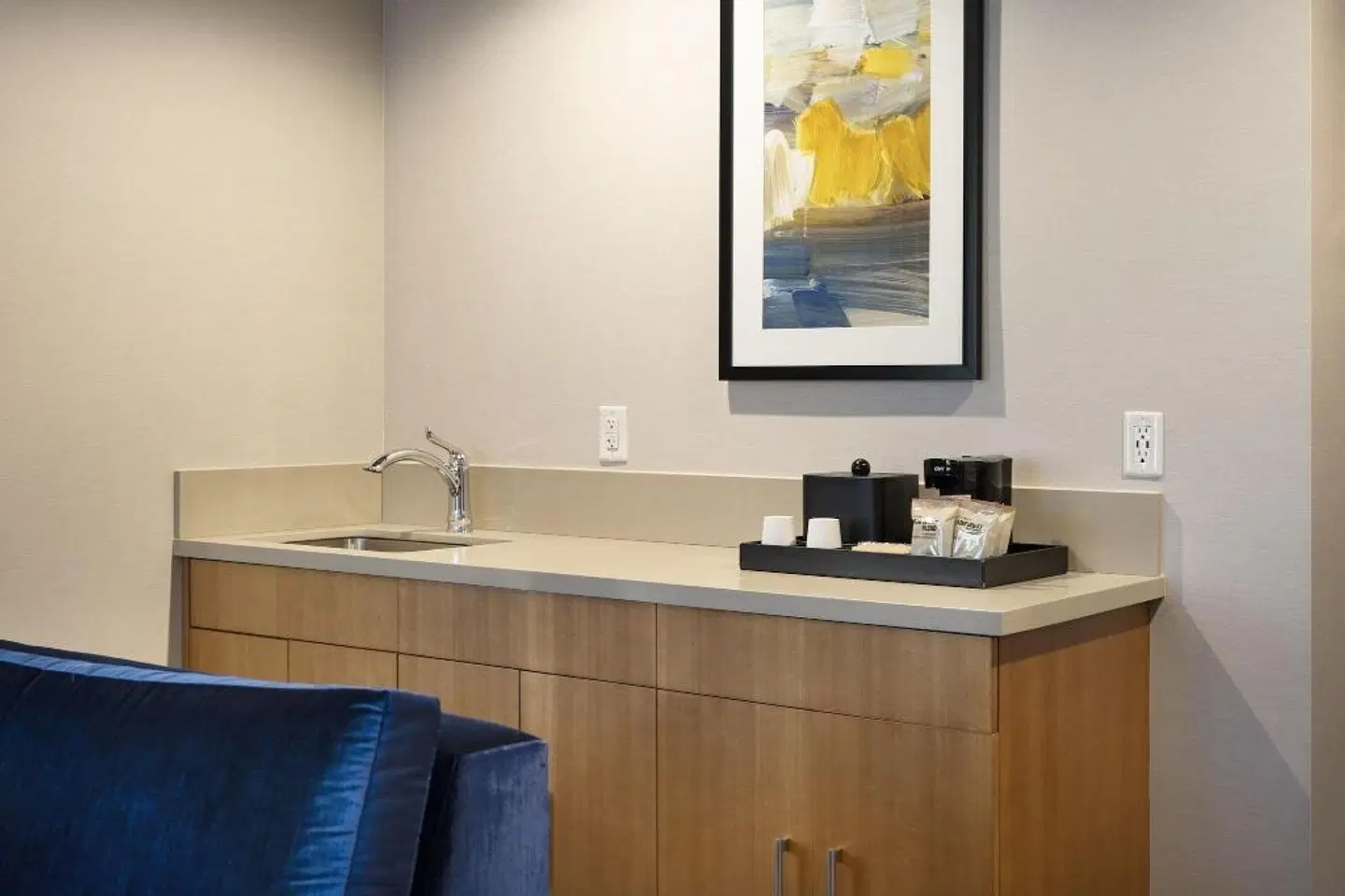 Courtyard by Marriott Los Angeles L.A. LIVE ROOM_EXAMPLE