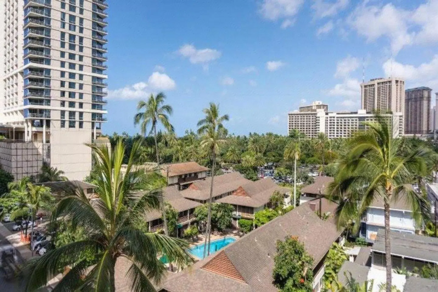 Regency on Beachwalk Waikiki by Outrigger EXTERIOR