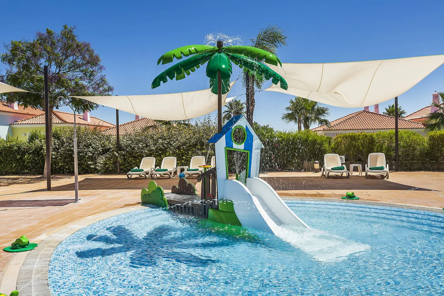 Eden Resort OUTDOOR_POOL