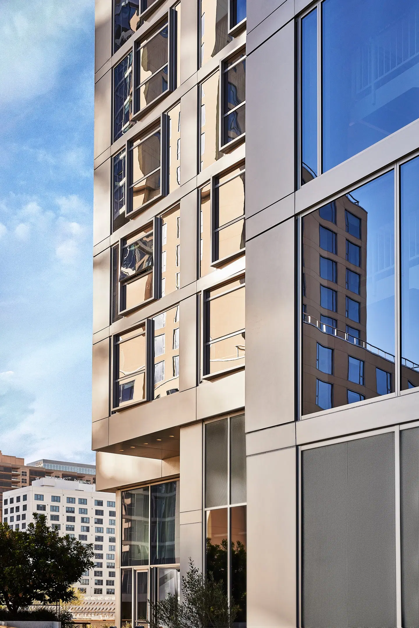 Conrad Los Angeles EXTERIOR