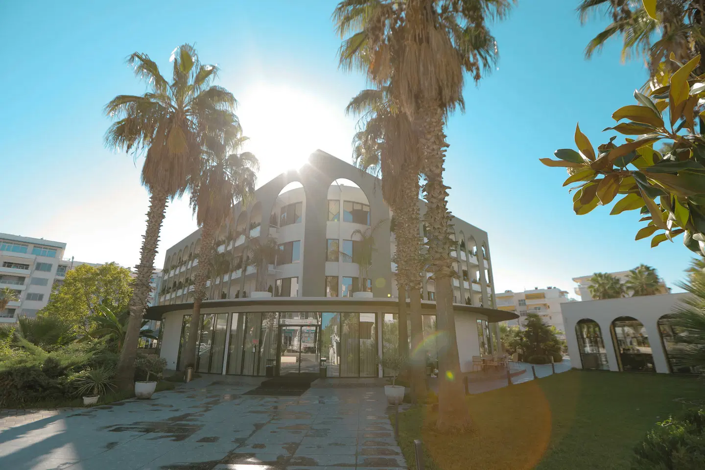 Garden Hotel EXTERIOR