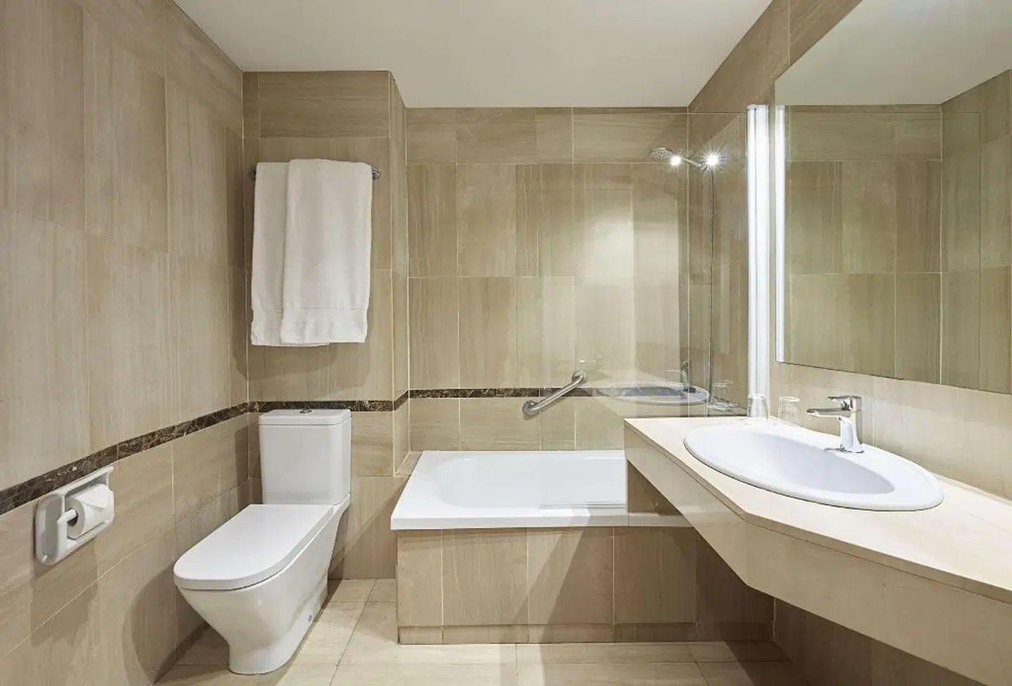 Barcelona Century Hotel Badezimmer