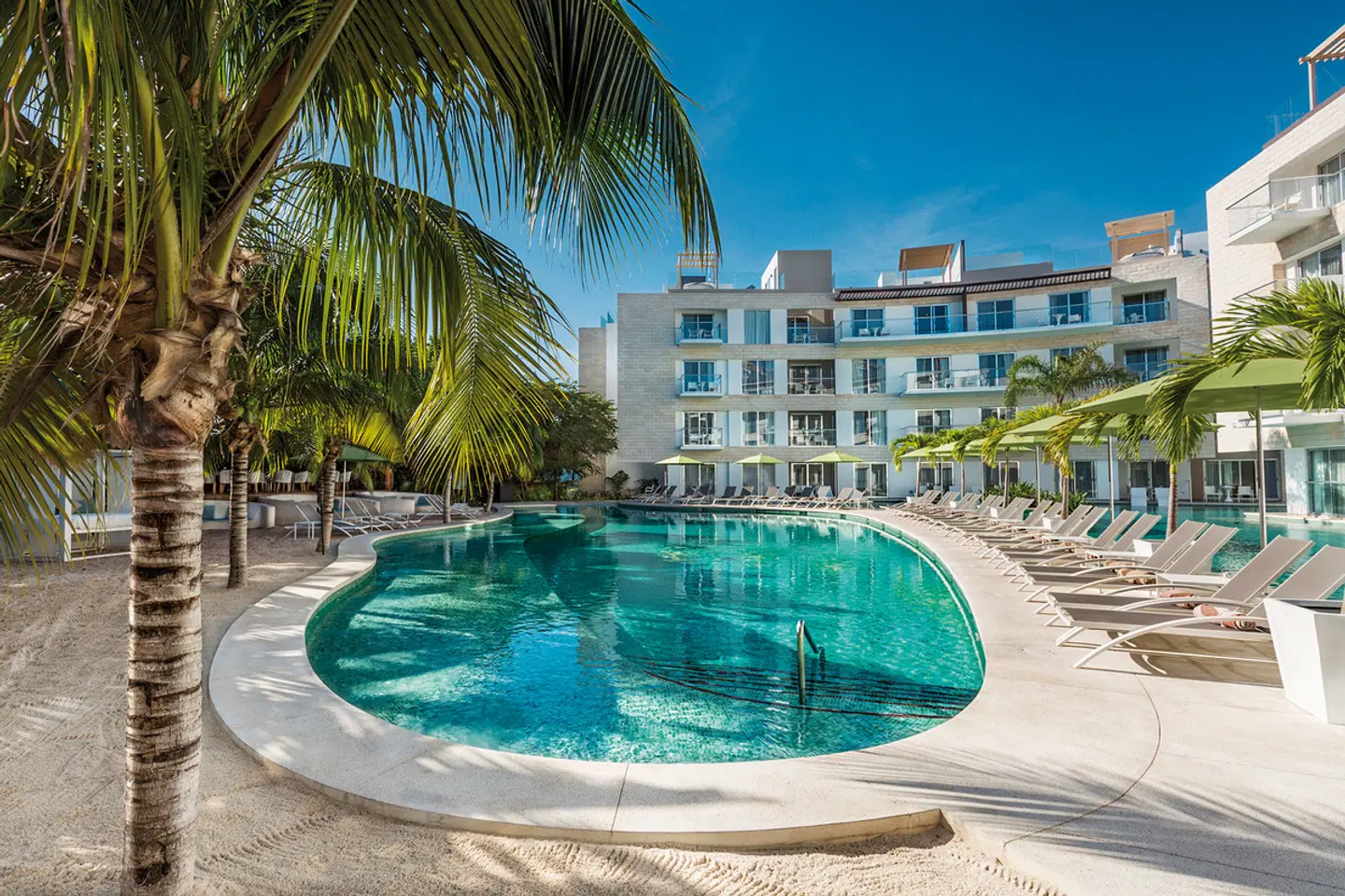 The Fives Beach OUTDOOR_POOL