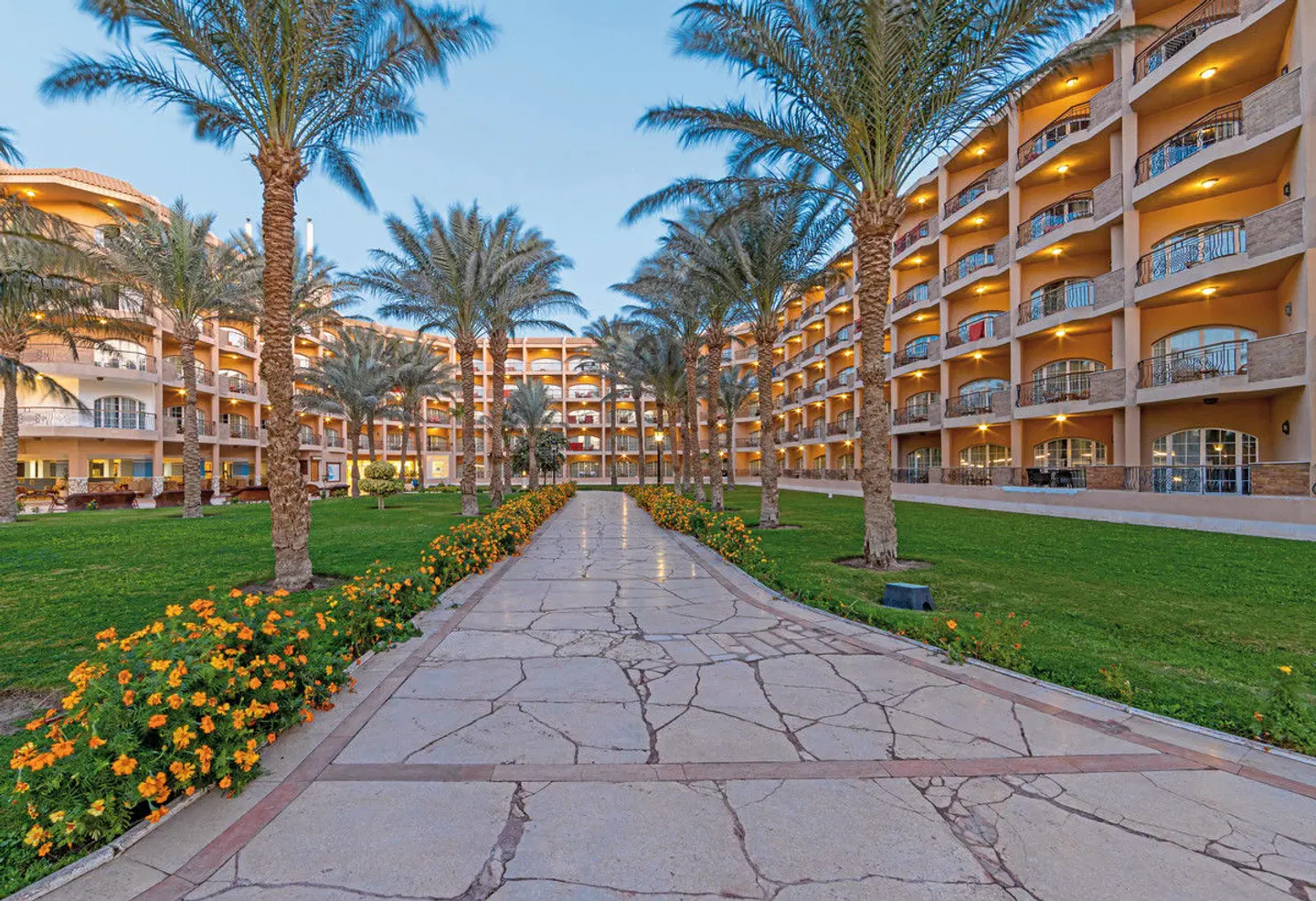 Siva Grand Beach Hotel Garten