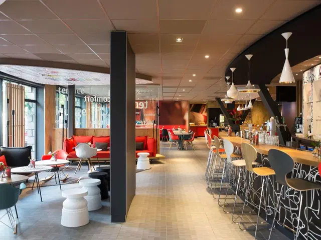 ibis Rotterdam City Centre Bar