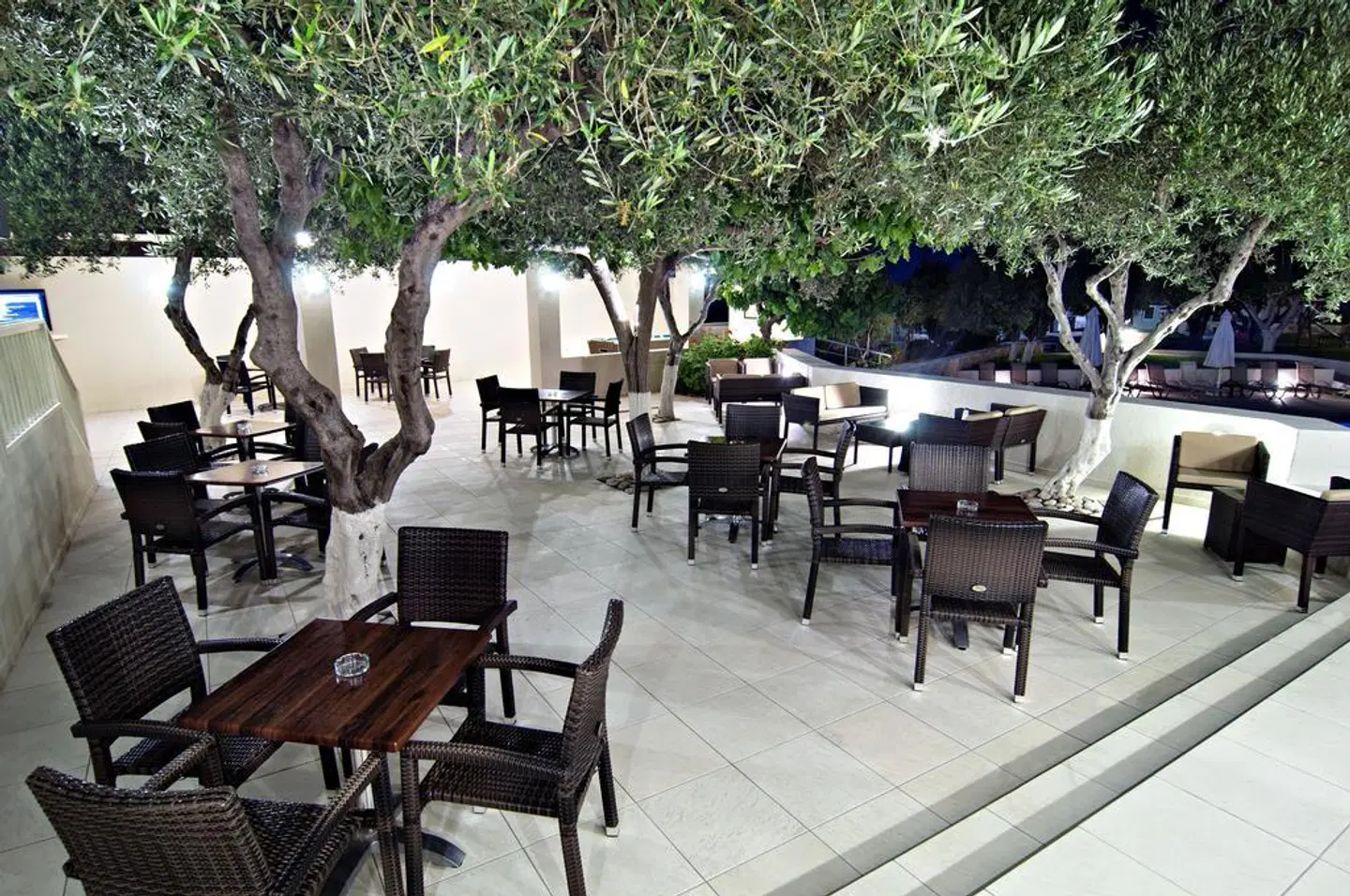 Ourania Apartments Terrasse