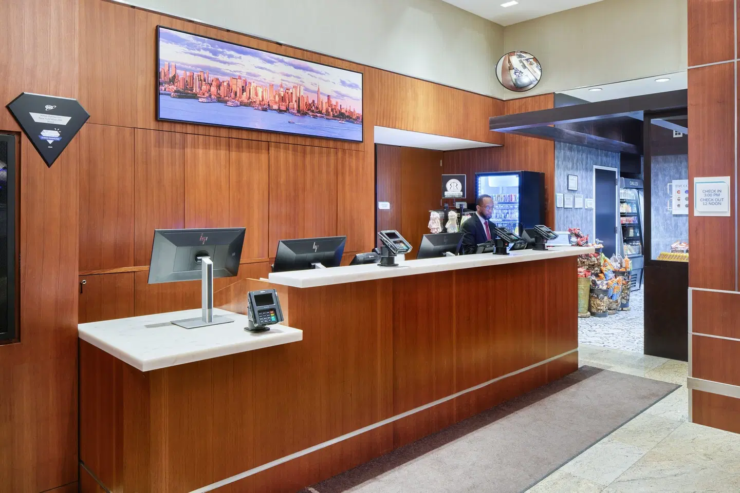 Hilton Garden Inn West 35th Street Bar