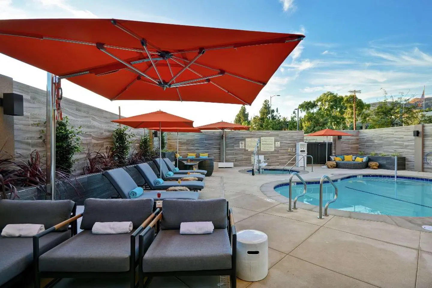 Hampton Inn & Suites Los Angeles Burbank Airport Terrasse