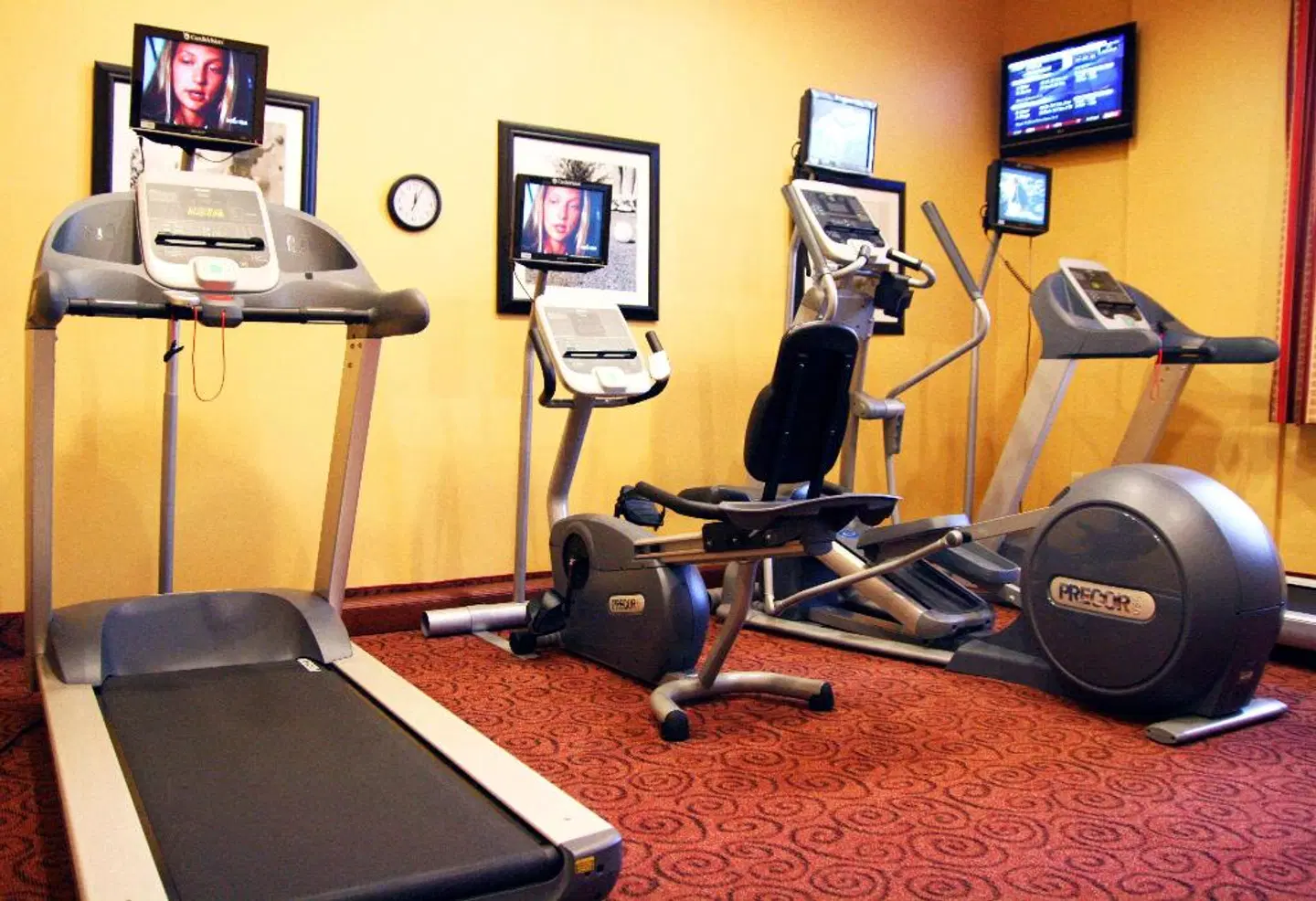 Hampton Inn & Suites Los Angeles Burbank Airport SPORTS_AND_LEISURE