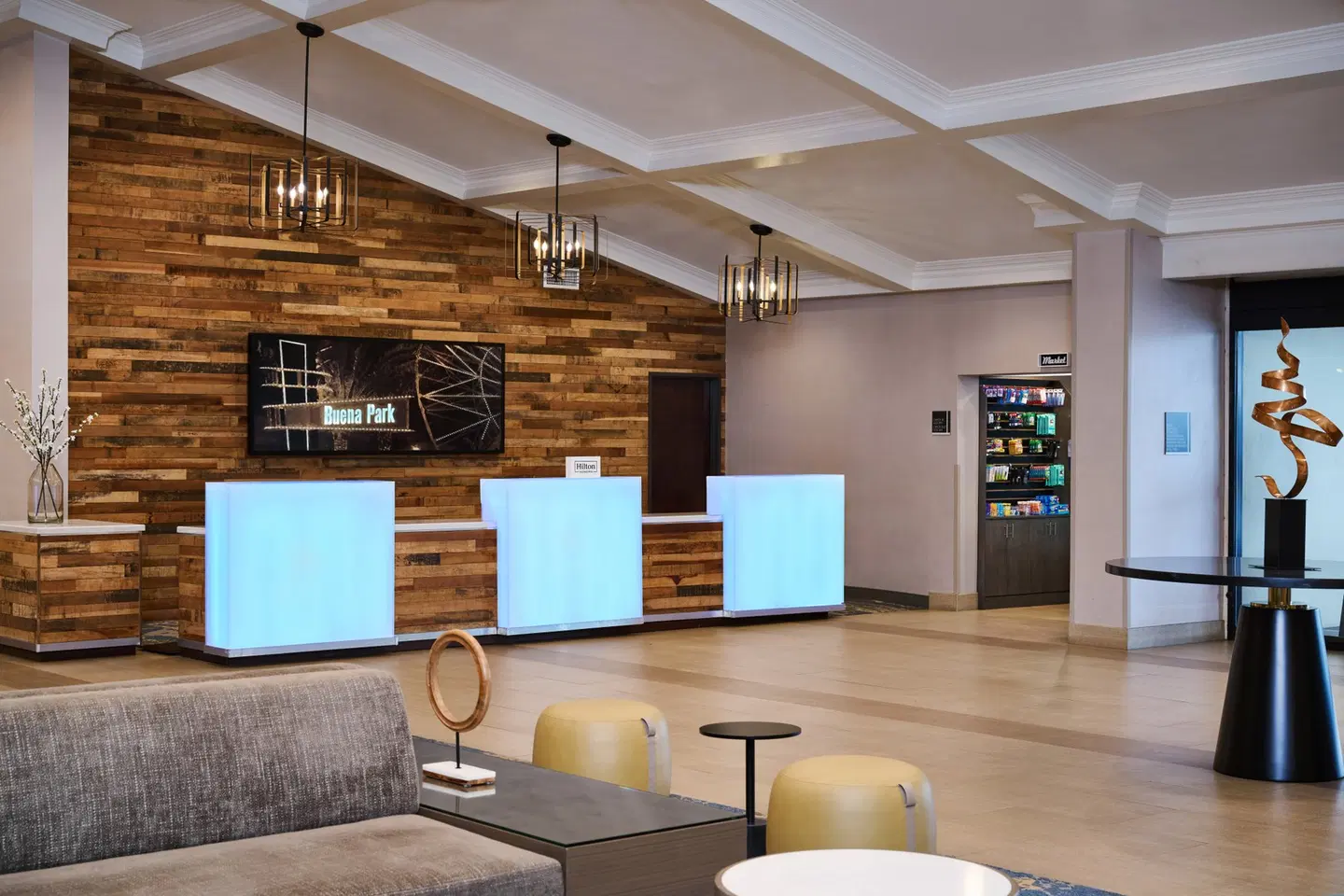 DoubleTree by Hilton Buena Park Bar