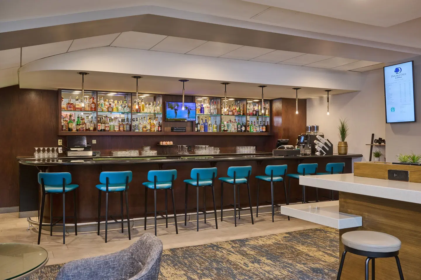 DoubleTree by Hilton Buena Park Bar